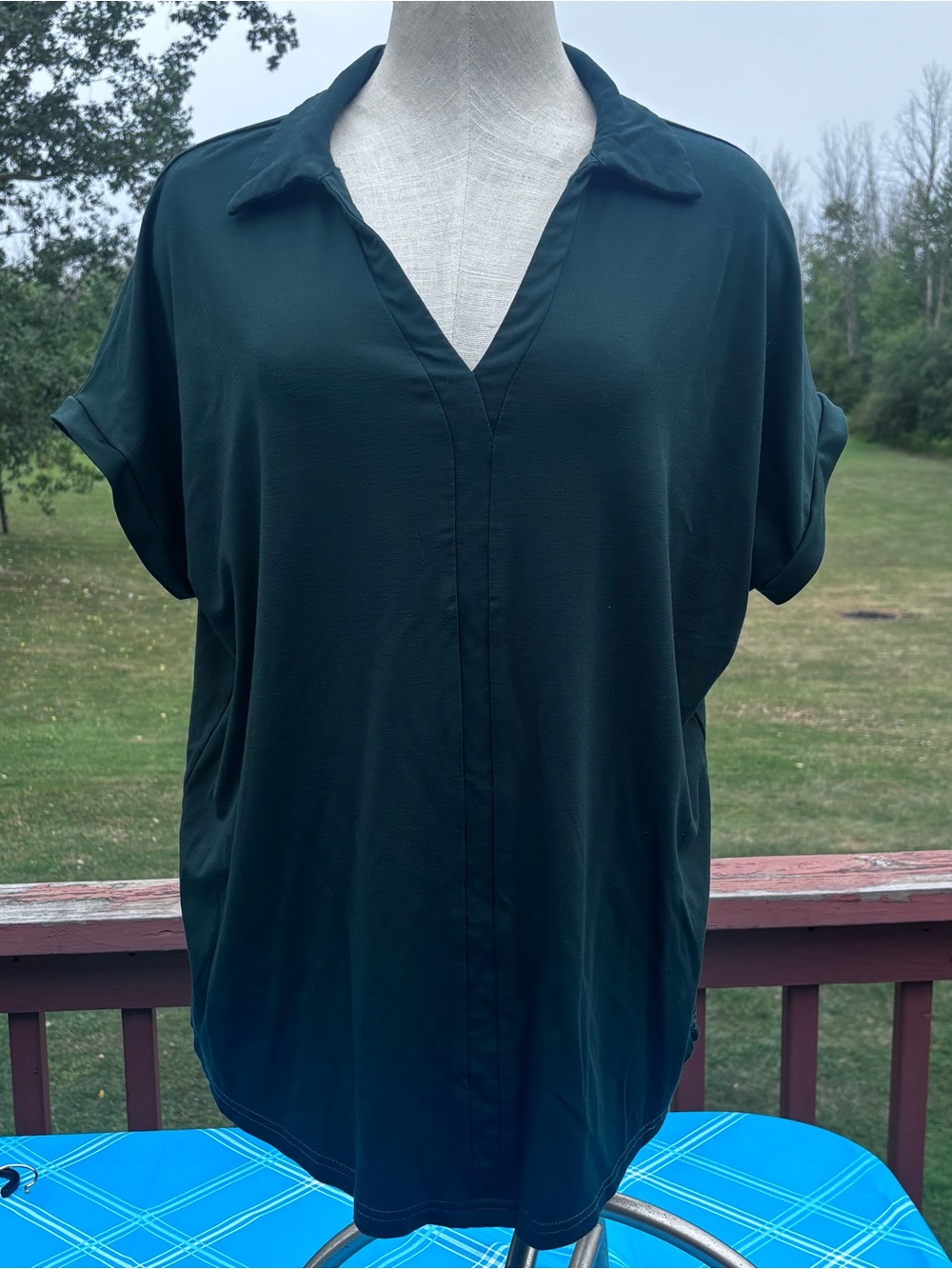 Amazon Women's Dark Green V-Neck Collared Short-Sleeve Blouse